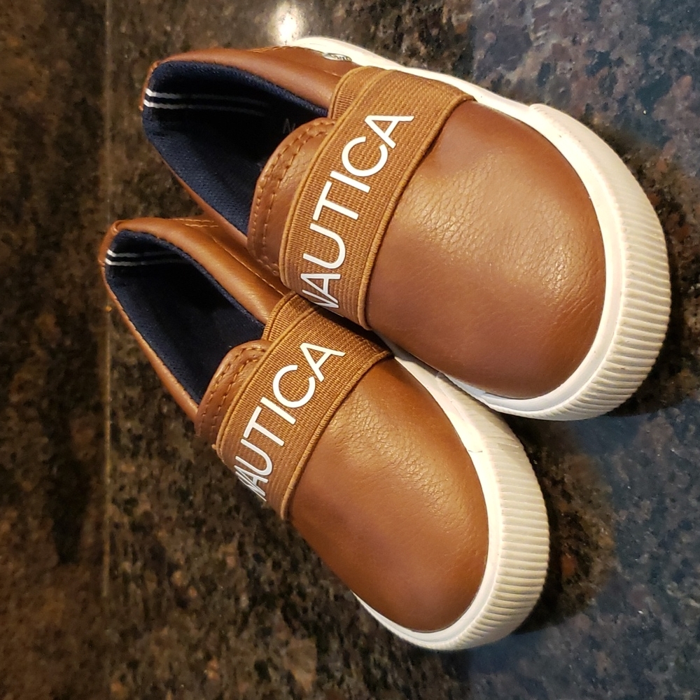 Nautica NWOT Slip on sz 7 unisex Faux Leather